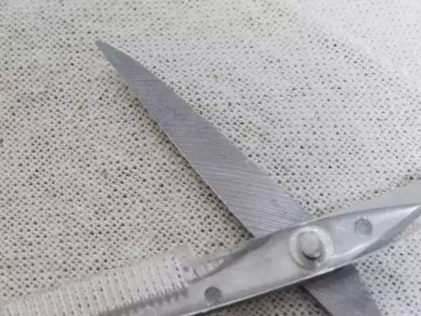 「「気づくとボサ眉に…」老け見えしがちな40代の眉毛、ダイソーアイテムで超自然に整えられた！」の画像