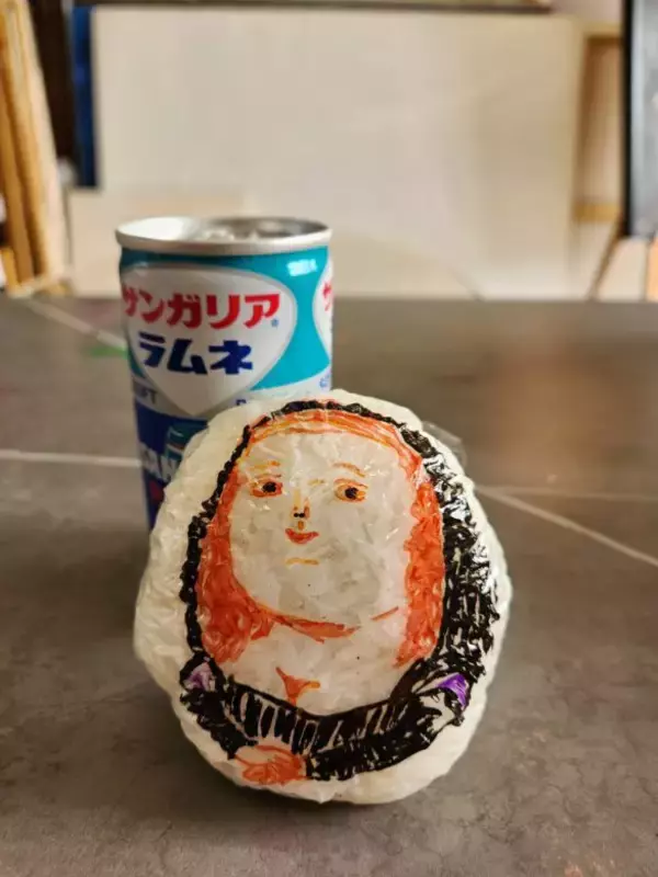 「「これがおにぎり!?」れん乳、チョコパイ、馬刺し丼まで！おにぎりアートの作者を直撃「真剣にふざけている状態です（笑）」」の画像