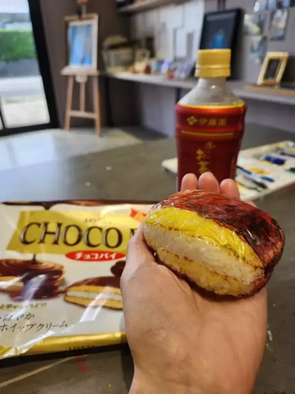 「「これがおにぎり!?」れん乳、チョコパイ、馬刺し丼まで！おにぎりアートの作者を直撃「真剣にふざけている状態です（笑）」」の画像