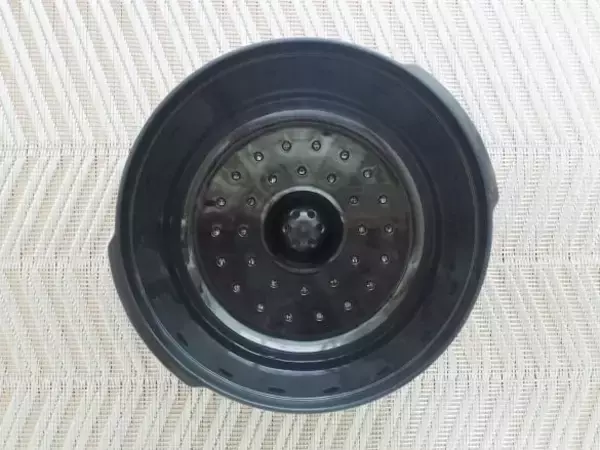 「我が家の冷凍ごはんに革命が起きた！ダイソーの専用容器 vsラップを徹底比較したら“驚きの違い”」の画像