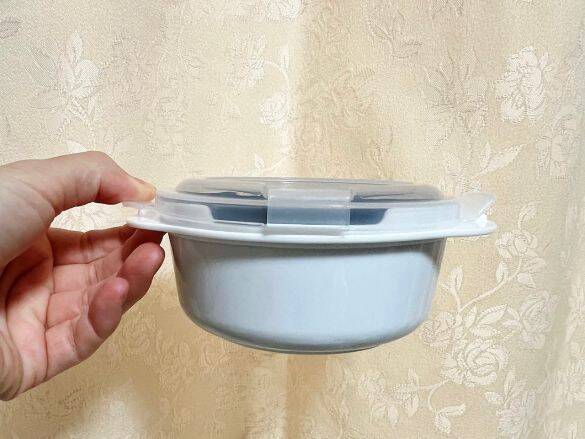 我が家の冷凍ごはんに革命が起きた！ダイソーの専用容器 vsラップを徹底比較したら“驚きの違い”