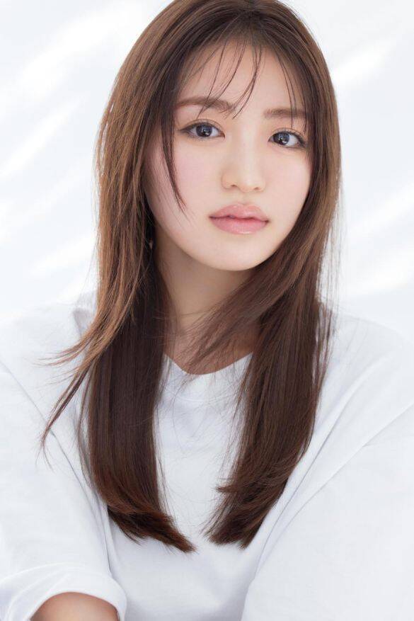 「父は“ウルトラマン”、母は“元モー娘。”」素顔解禁でSNS騒然！フォロワー115万人超の17歳「最強サラブレッド」の正体。