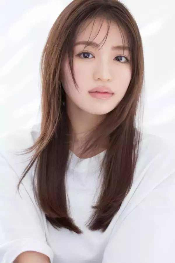 「「父は“ウルトラマン”、母は“元モー娘。”」素顔解禁でSNS騒然！フォロワー115万人超の17歳「最強サラブレッド」の正体。」の画像