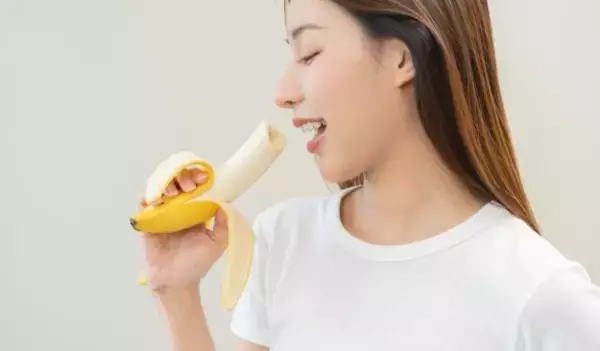 「バナナと一緒に飲まないで！」実は腸を荒らす“やってはいけない食べ合わせ”。黄金コンビだと思っていたのに／2025 人気記事top5