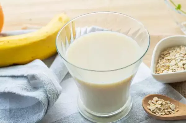 「「バナナと一緒に飲まないで！」実は腸を荒らす“やってはいけない食べ合わせ”。黄金コンビだと思っていたのに／2025 人気記事top5」の画像