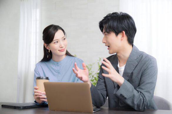 自慢や昔話が止まらない相手、傷つけずに止める方法は？ ファーストクラスCAの“大人の返し方”