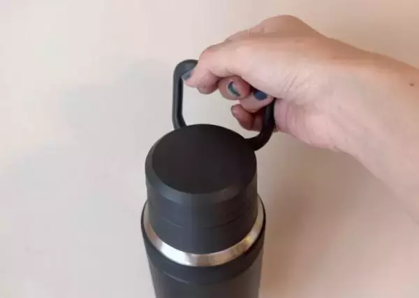 「「もう1本同じの買って！」親子で取り合いに…ついに見つけた“水筒の正解”。洗うのもラクすぎて手放せない／2025 人気記事top5」の画像