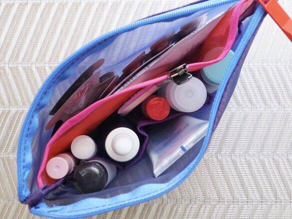 何を入れてもかわいくなっちゃう！ ファミマカラーの「メッシュポーチ」が優秀すぎ。ストレンジャー・シングスとのコラボも