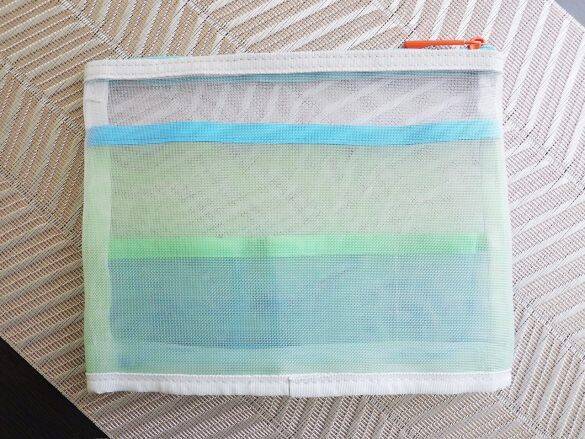 何を入れてもかわいくなっちゃう！ ファミマカラーの「メッシュポーチ」が優秀すぎ。ストレンジャー・シングスとのコラボも