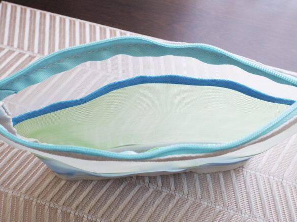 何を入れてもかわいくなっちゃう！ ファミマカラーの「メッシュポーチ」が優秀すぎ。ストレンジャー・シングスとのコラボも