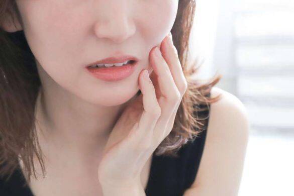 40代「ファンデを塗っても肌がくすんでる」なら…“赤み”を見落としてるかも！ セザンヌ748円“意外な色のコンシーラー”でこんなに変わる