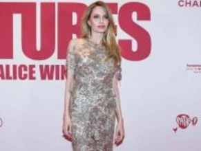 米トップ女優、“乳房切除術の傷跡”を10年以上経って初公開。「なんで今さら？」批判のなか、あえて発信した思い語る