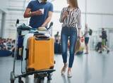「なぜ？妻と楽しく海外旅行のはずが…出国審査で不倫がバレて地獄に／結婚人気記事BEST」の画像4
