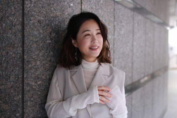 「ようやく“社会人としてスタート”した」65歳・ベテラン女優が“年齢で役が減る”業界で打ち破りたいこと