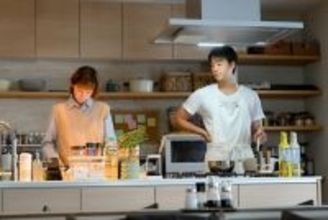 “勝男”竹内涼真はなぜ「肌着で料理する」のか？『じゃあつく』プロデューサーが語る舞台裏――今期トップ級の話題作