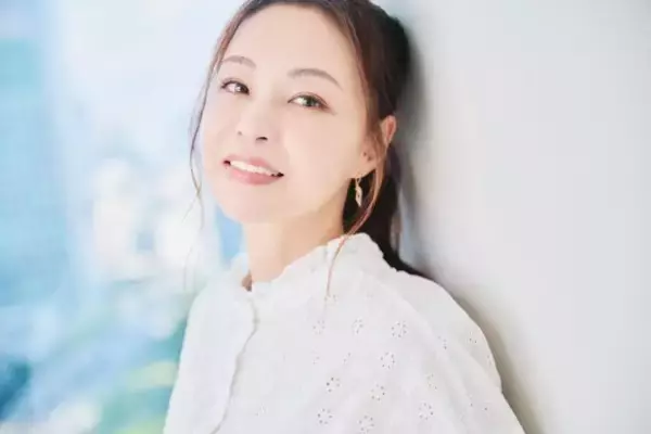 50歳・インリン「メンタルが崩壊しかけた」日本での“孤独な産後”を明かす。今は朝6時起きで市場へ通う3児の母に