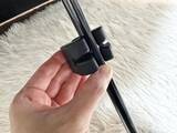 「手がふさがってハンディファンが使えない問題を解決！セリアの110円「折りたたみ傘用ホルダー」が想像以上に優秀だった」の画像7