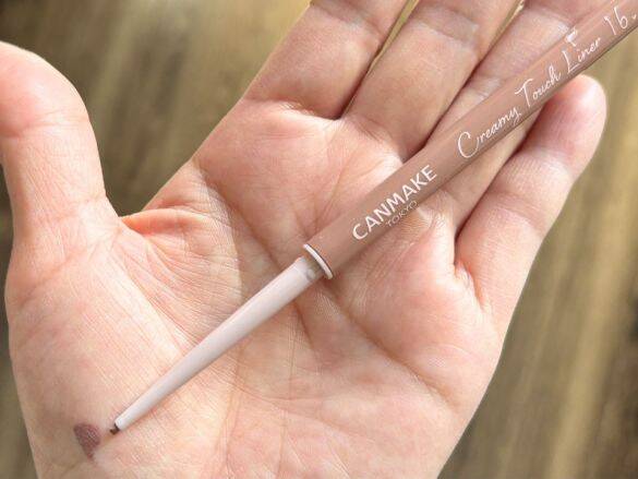 40代の黒アイラインは老け見え注意！ブラウンは普通すぎ…。715円の新色で目元が変わった