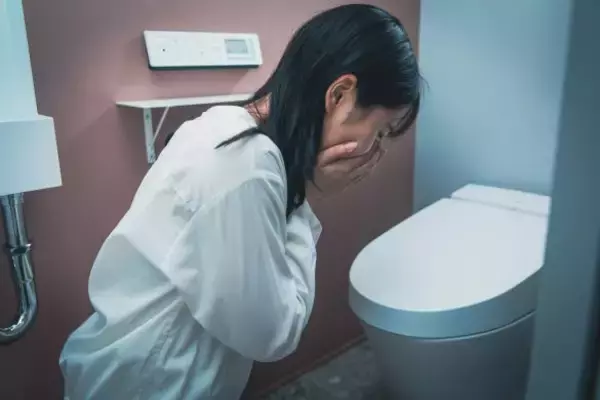 「ゾゾッ！超豪邸な義実家で感じた“怪しい気配”の正体。トイレの扉を開けると……／義実家・家族人気記事BEST」の画像