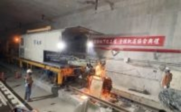 台南市内の鉄道地下化工事、レール敷設完了　都市の分断解消に期待／台湾