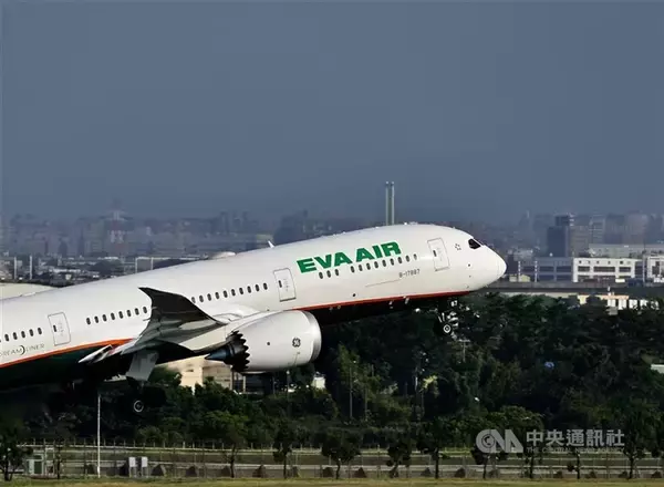 エバー航空のCA、病を押して乗務し死亡　労働部が調査指示／台湾