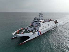 中国海警船が台湾南東海域を航行　巡視船が併走監視＝海巡署