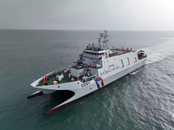 中国海警船が台湾南東海域を航行　巡視船が併走監視＝海巡署