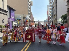 台南「林百貨」モダンパレード開催　600人以上参加　12年目、冬の風物詩に／台湾