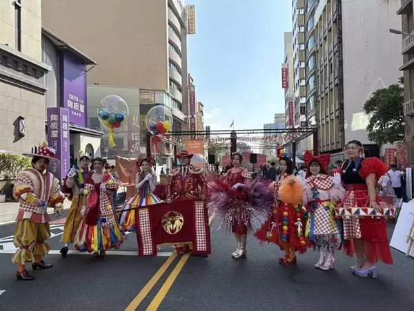 台南「林百貨」モダンパレード開催　600人以上参加　12年目、冬の風物詩に／台湾