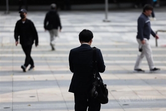 台湾の工業・サービス業被雇用者、月給中央値は約18万7800円　前年比3％増