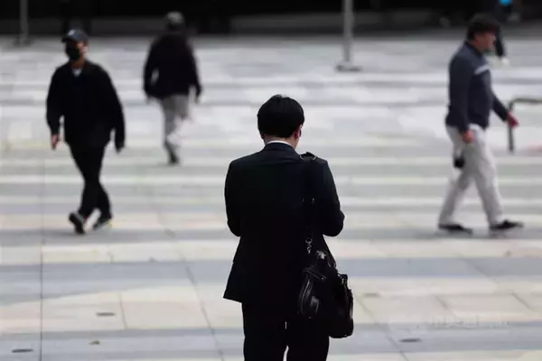 台湾の工業・サービス業被雇用者、月給中央値は約18万7800円　前年比3％増