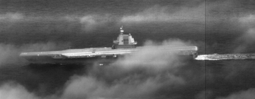 中国空母「福建」が台湾海峡通過　国防部長「十分に把握」　画像公開