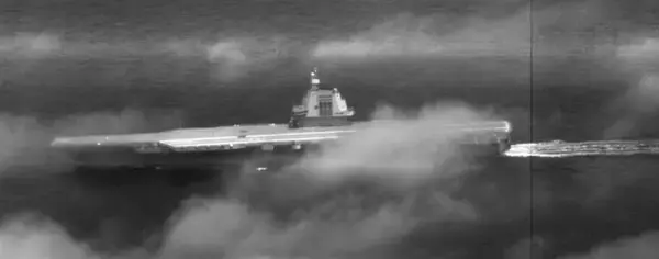 中国空母「福建」が台湾海峡通過　国防部長「十分に把握」　画像公開