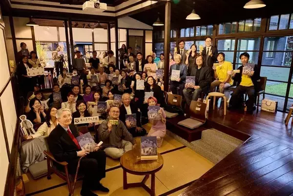 日本時代建設の旧宿舎の記憶を絵本に　元居住者の「湾生」男性が再訪／台湾