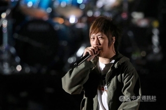 メイデイ・アシン、上海公演でステージから落下　レコード会社「状態は良好」／台湾