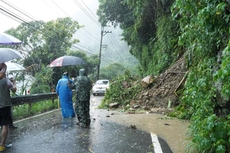 台風9号、勢力弱め台湾から離れる　警報は全て解除