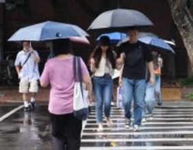 台湾北部と南部で気温差大きく  午後は雨脚弱まる