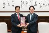 「頼総統、台湾訪問の加藤勝信前財務相らと面会　経済協力の拡大に期待」の画像1