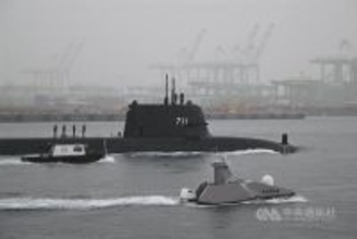 国産潜水艦「海鯤」、潜航試験は「数十メートルの水深に到達」／台湾