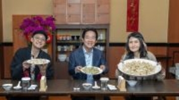 頼清徳総統、アンジェラ佐藤さんと共演　水餃子食べながら「友好」語る／台湾