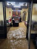 「台湾で大雨　線路や道路が冠水する被害」の画像1