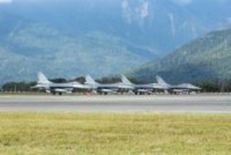 空軍、F16の特別点検終える　飛行訓練を再開／台湾