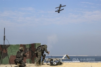国防部、「勁蜂1型」の実弾射撃を公開　台湾が自主製造の攻撃無人機
