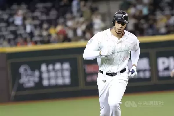 台鋼が元オリックスのモヤと契約更新　1年総額1億700万円　台湾プロ野球