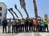 「地震で被災「天王星ビル」  解体終わる  作業員が犠牲者に祈り」の画像1