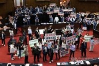 立法院、国会改革法案巡り混乱  21日に会議再開へ／台湾