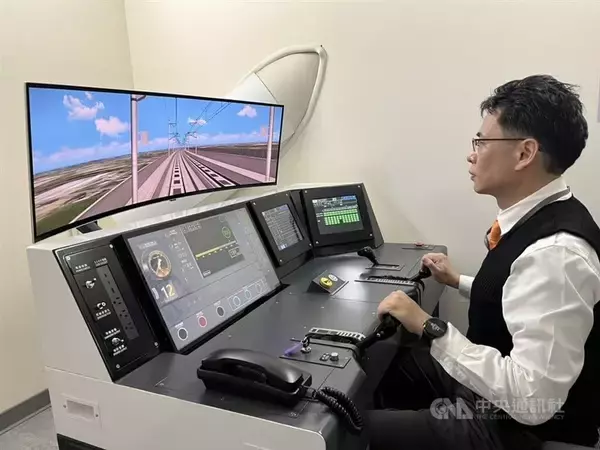 台湾高鉄、乗務員用施設「南区運転センター」初公開　運転シミュレーターで対応力向上図る