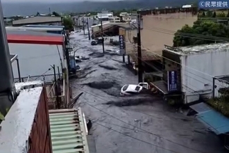 花蓮でせき止め湖あふれ出す　光復郷で洪水　2人行方不明／台湾