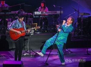 歌手ボビー・チェン  ライブで「北京のプーさん」にあいさつ／台湾