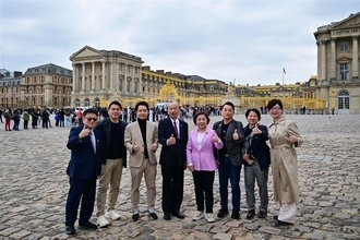 超党派立法委員団、欧州に到着　仏英で議員外交へ　韓立法院長ら参加／台湾